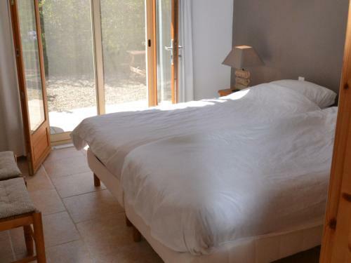 Modern Villa In Cesseras With Private Swimming Pool