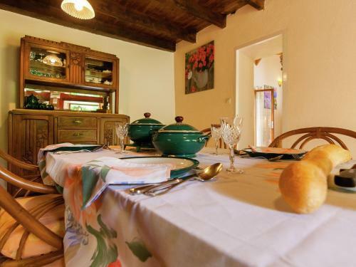 Comfortable Cottage In Champsac Near Forest