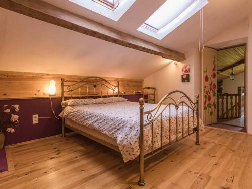 Comfortable Cottage In Champsac Near Forest
