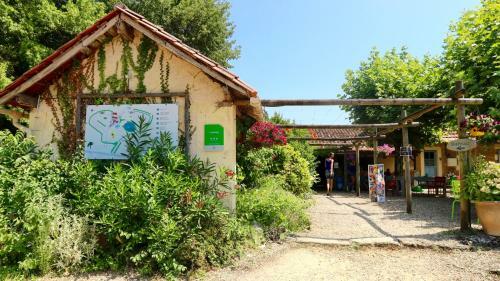 Camping Lestaubi�re