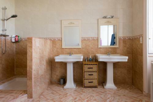 Agroturismo Dignac Chateau Sleeps 10 Pool Wifi