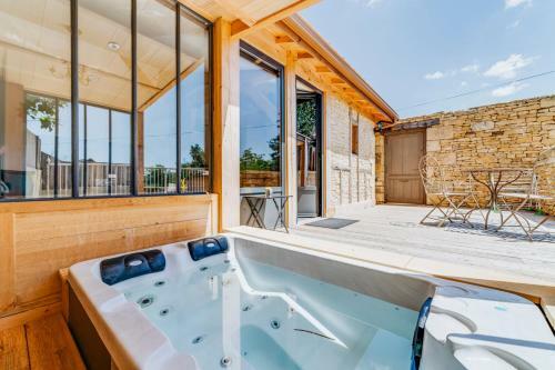 La Fournerie Villa Sleeps 2 Pool Wifi