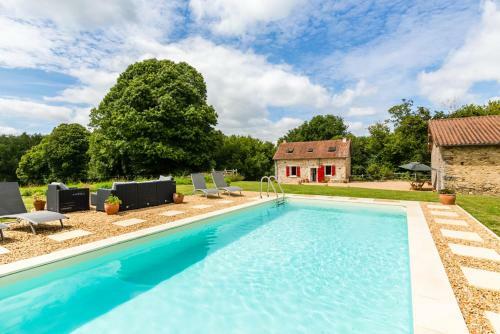Ladignac-le-long Villa Sleeps 5 Pool Wifi