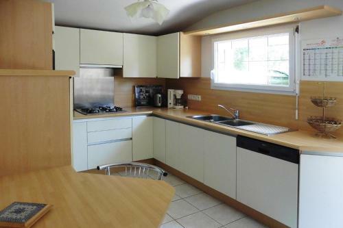 Holiday Home Plobannalec-lesconil - Bre06287-f
