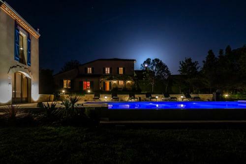 Montels Villa Sleeps 12 Pool Wifi