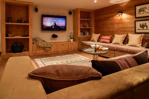 Mussillon Chalet Sleeps 14 Wifi