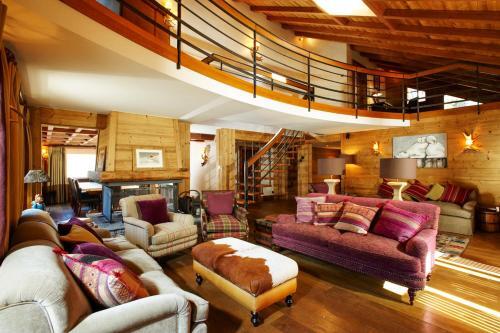 Mussillon Chalet Sleeps 14 Wifi