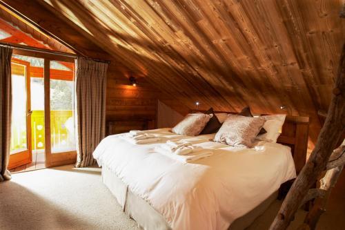 Mussillon Chalet Sleeps 14 Wifi