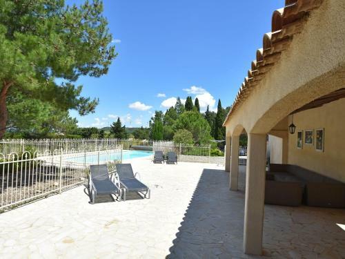 Spacious Villa In Montbrun-des-corbieres With Private Pool
