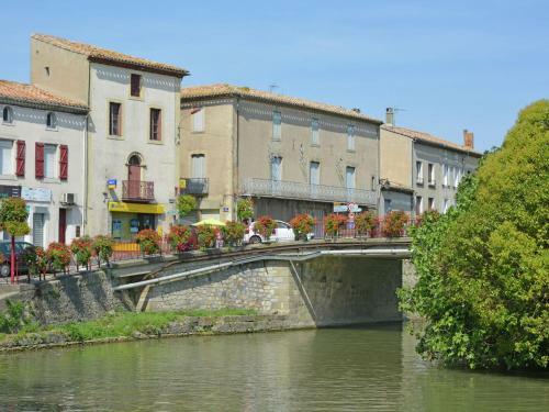 Spacious Villa In Montbrun-des-corbieres With Private Pool