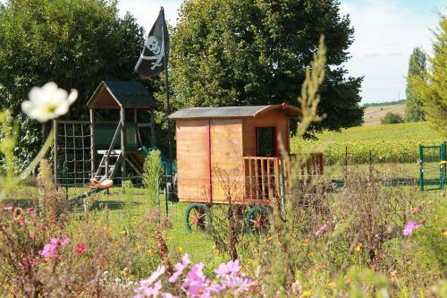 Le Pressoir de Pierre, Manoir de Longeveau