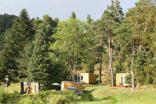 Camping Domaine Du Lac Chambon