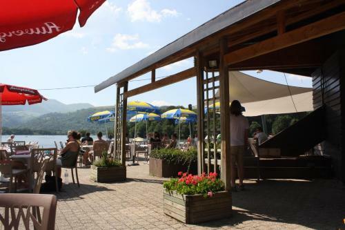 Camping Domaine Du Lac Chambon