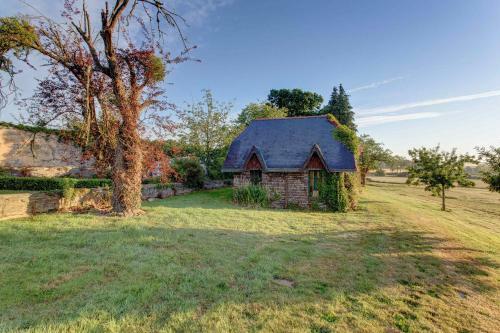 Agroturismo Poubreuil Chateau Sleeps 35 Pool