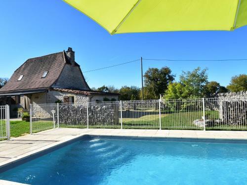 Modern Holiday Home In Gramat With Swimming Pool
