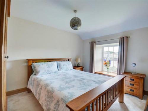 Modern Holiday Home In Camborne With Garden