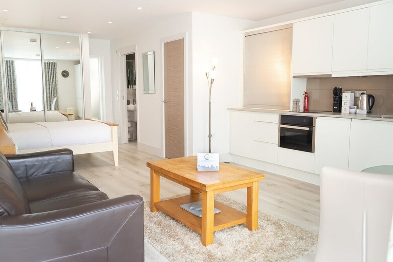 Apartamento Citystay - Midsummer Mews