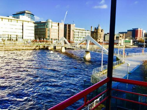Apartamentos Glasgow City Centre Flat With River Views And Parking