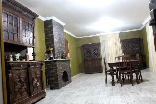 Hostal Guesthouse Alpenrose
