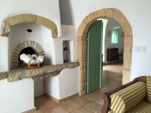 Hostal Villa Lemonia - Guest House