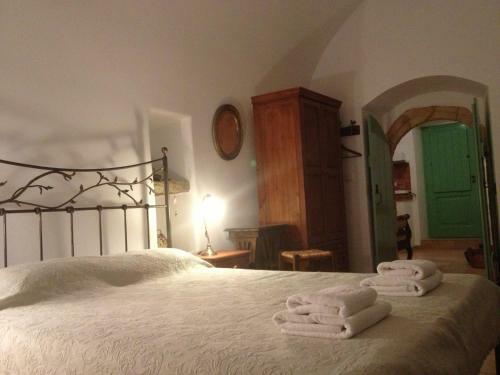 Hostal Villa Lemonia - Guest House