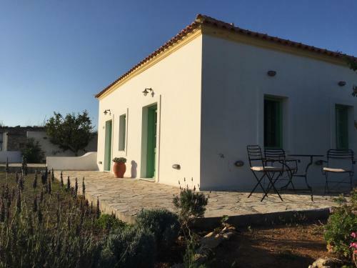 Hostal Villa Lemonia - Guest House