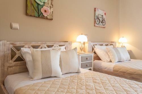 Evgatis Beach Stone Villas