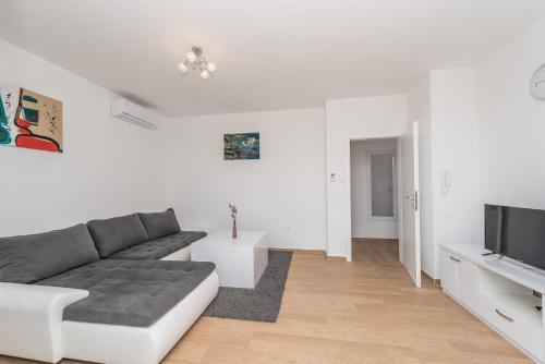 Apartamento Andy 2 Modern & Centrally Ap With A Pool