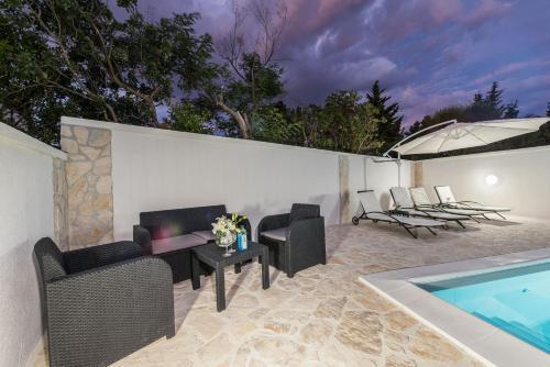 Apartamento Andy 2 Modern & Centrally Ap With A Pool