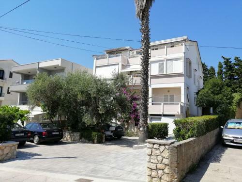 Cozy Apartment Branka With Nice Garden