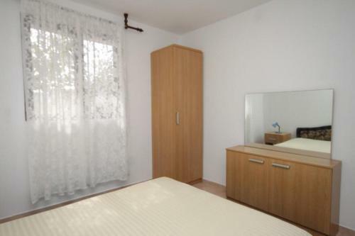 Apartments With A Parking Space Mrljane, Pasman - 8517