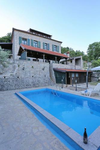 Villa Ana