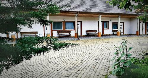 Hostal Airport K�roly Centr�l 75