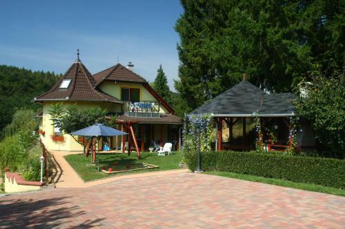 Nefelejcs Fagyiz� �s Apartmanh�z