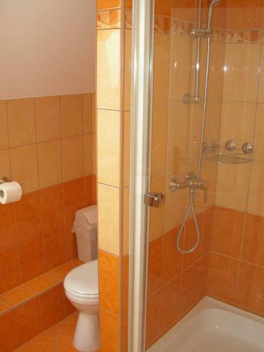 Nefelejcs Fagyiz� �s Apartmanh�z