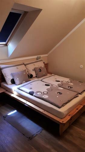 Nefelejcs Fagyiz� �s Apartmanh�z