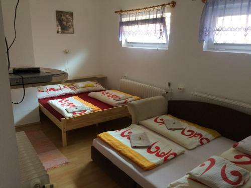 Hostal S�rv�ri Vend�gh�z