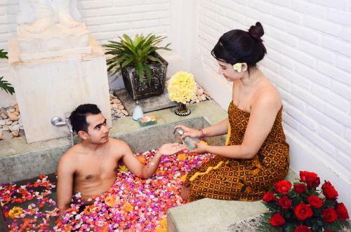 Tirta Ayu Hotel And Restaurant