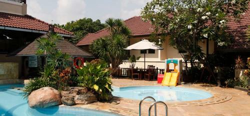 Hotel Resor Tuban Tropis