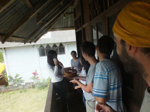 Tomohon Homestay Apelez House