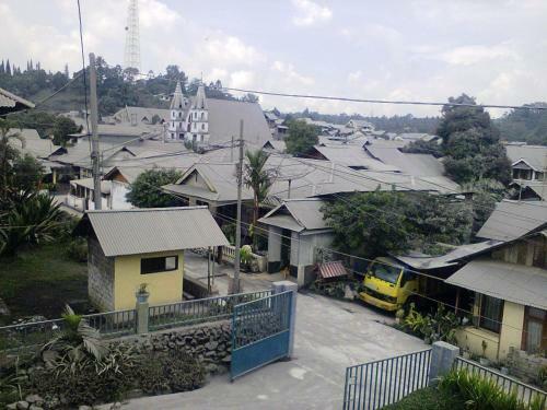 Tomohon Homestay Apelez House
