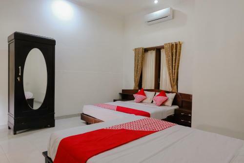 Hostal Oyo 1190 Ndalem Katong Residence