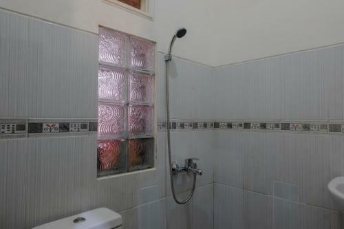 Hostal Oyo 1190 Ndalem Katong Residence