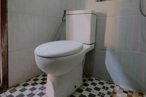 Hostal Oyo 1190 Ndalem Katong Residence