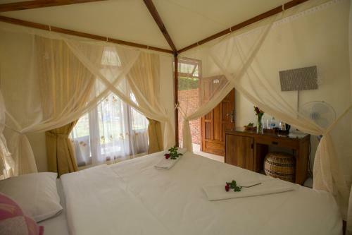 Hostal Toba Village Inn