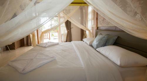 Hostal Toba Village Inn