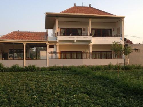 D'sawah Amed Homestay & Warung