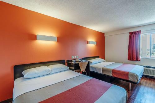 Motel 6 Martinsburg