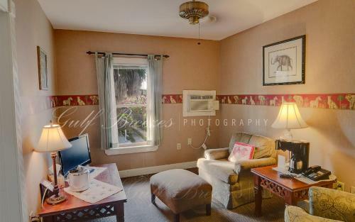 Hotel The Historic Peninsula Inn