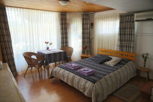 Hostal Grushka Country Accommodation